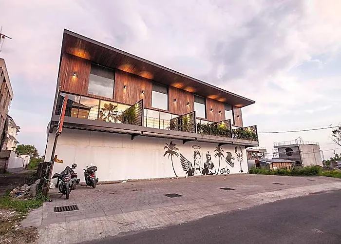 Modern Spacious Loft 200m From The Canggu ホテル 3*