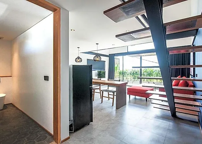 Modern Spacious Loft 200m From The Canggu バリ島