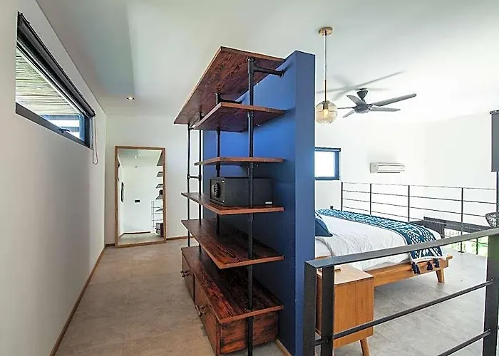 Modern Spacious Loft 200m From The Canggu 3* バリ島
